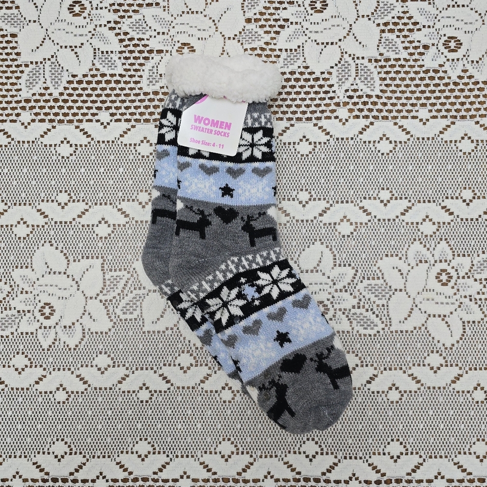 NWT Women's Reindeer Snowflake Sweater Slipper Socks Cozy Non Slip Grips OS 4-11